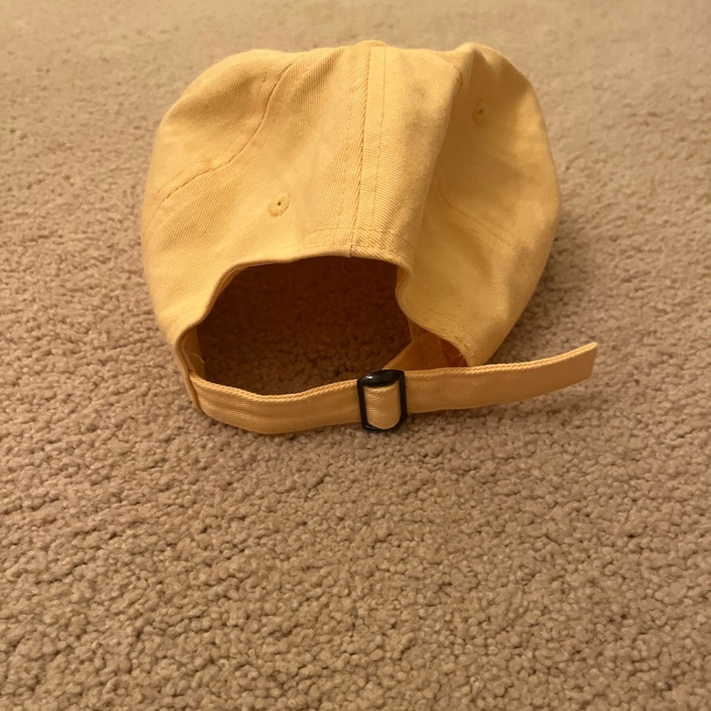 Yellow baseball cap - Picture 3 of 4
